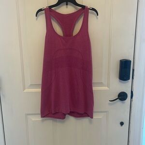 Women’s Lululemon Swiftly tank hip length